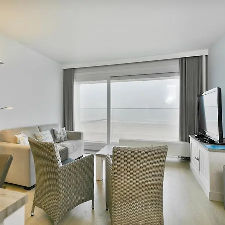 Flat In With Stunning Sea Views